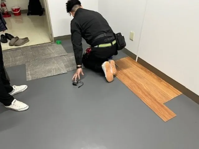 フロアタイル2