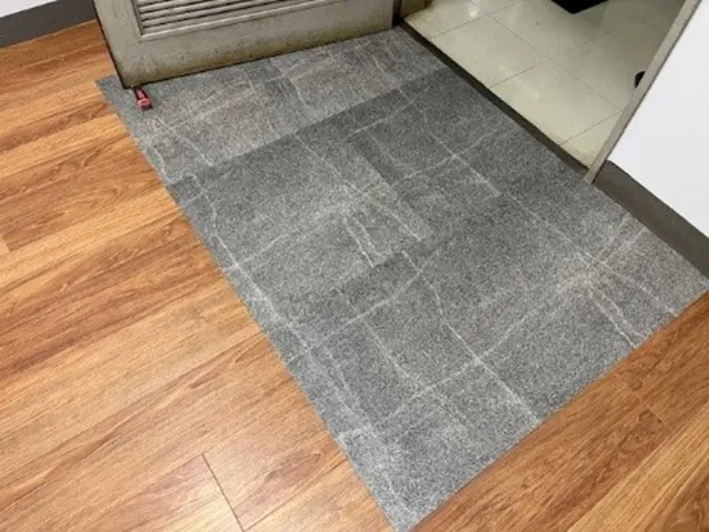 フロアタイル3